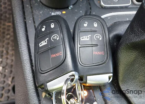 2019 Jeep Cherokee Latitude Plus 4X4 z USA, uszkodzony, nr VIN 1C4PJMLB9KD167999